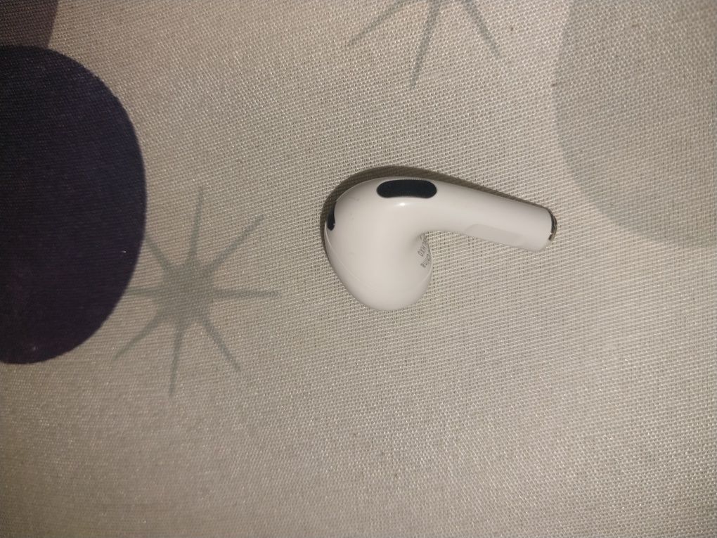 AirPods Pro 3 (не рабочие, с коробкой)