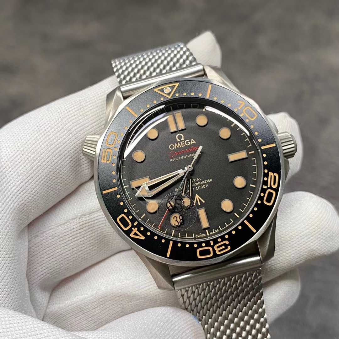 omega seamaster 007 diver 300m титан