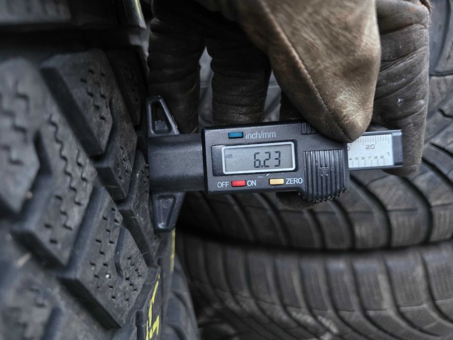 4бр Зимни гуми за Бус 235 65 16 С - Lassa 12 плата