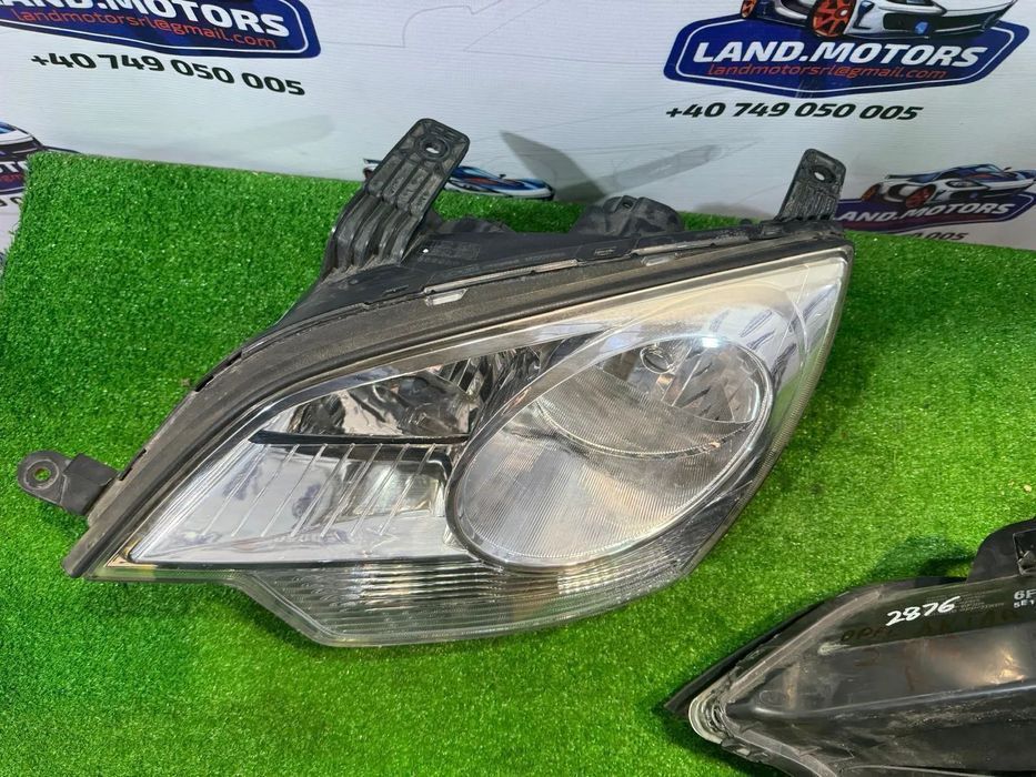 far halogen dreapta(defect spate) /stanga opel antara 2016