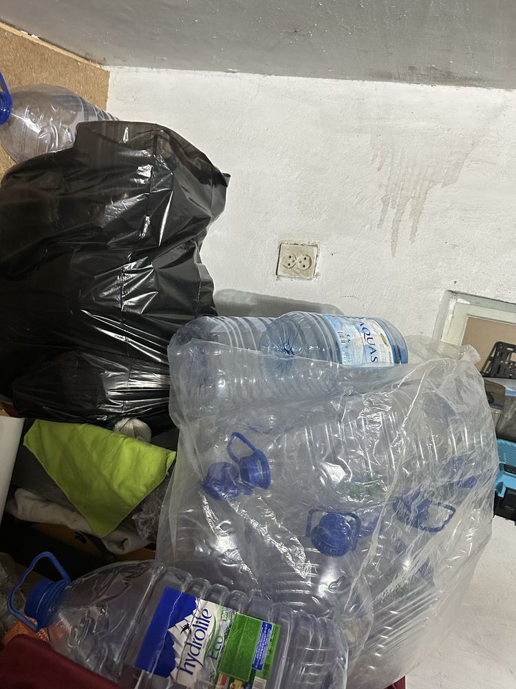 Чистые баклажки из под воды