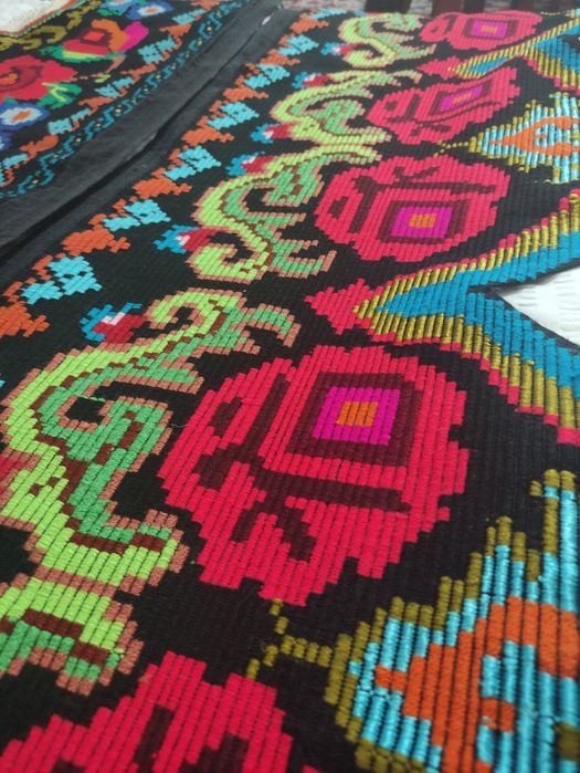 Vând draperii/ perdele model vechi pentru ușa și geam