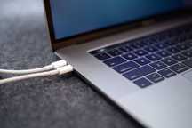 Macbook Pro Air iPad iMAC upgrade service reparatii Apple