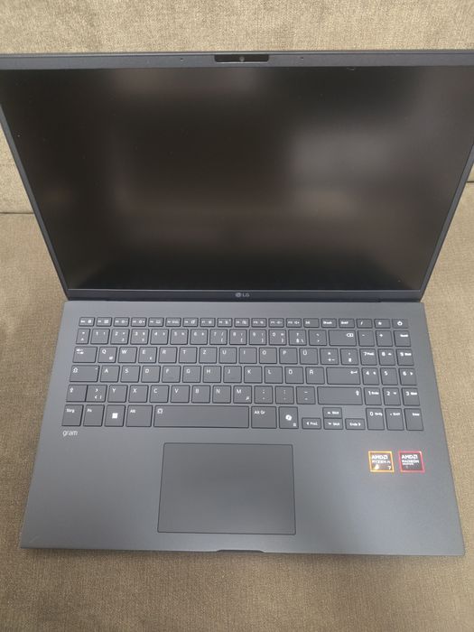 Laptop LG 15Z80T model 2025 nou