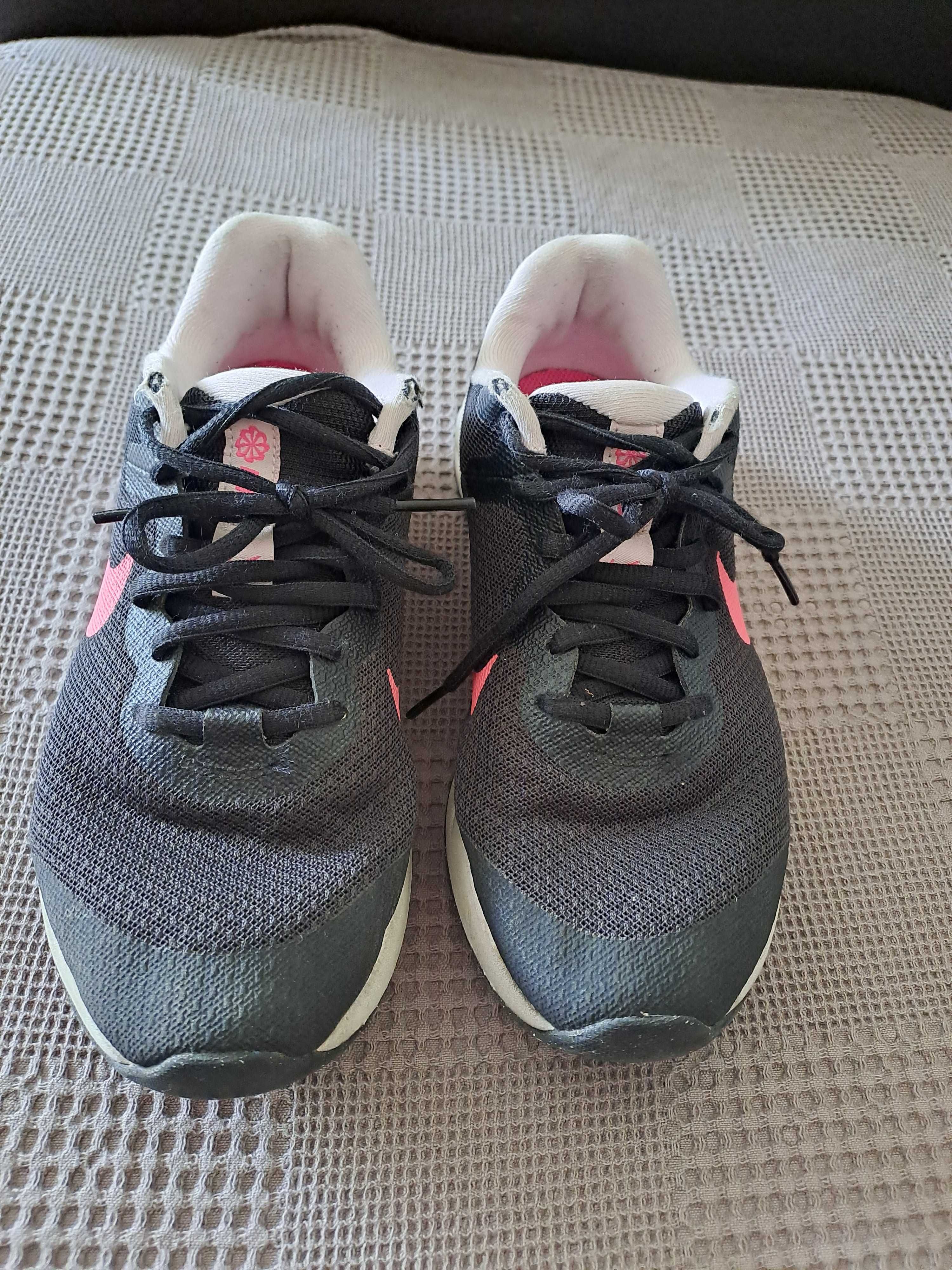 Маратонки Nike 36 номер