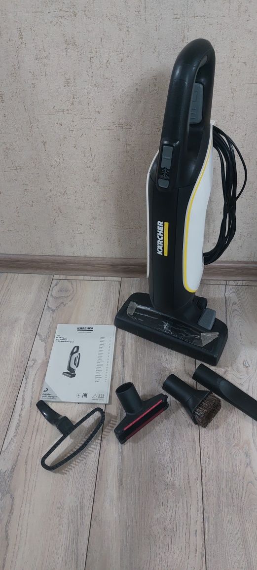 Пылесос вертикальный Karcher