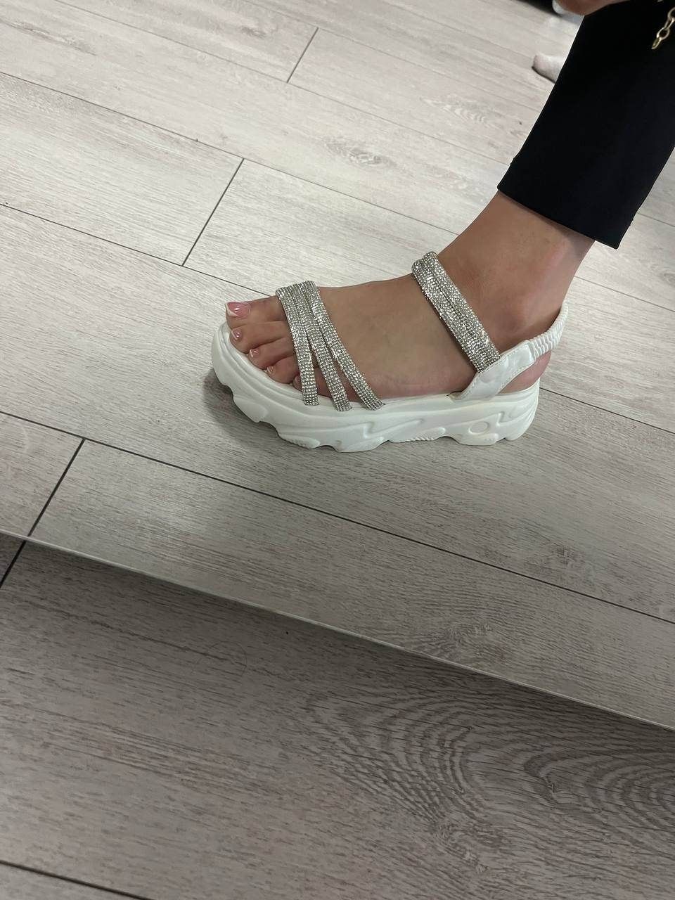Sandale damă superbe.