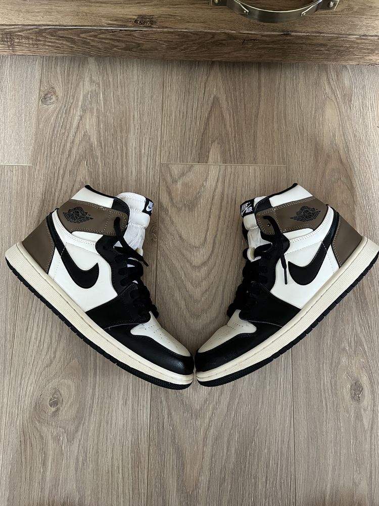 Nike Air Jordan 1 Retro High Dark Mocha