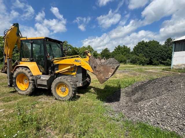 Buldoexcavator Massey Ferguson 860