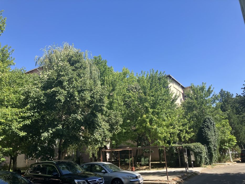 Vand apartament 3 camere decomandat et 1