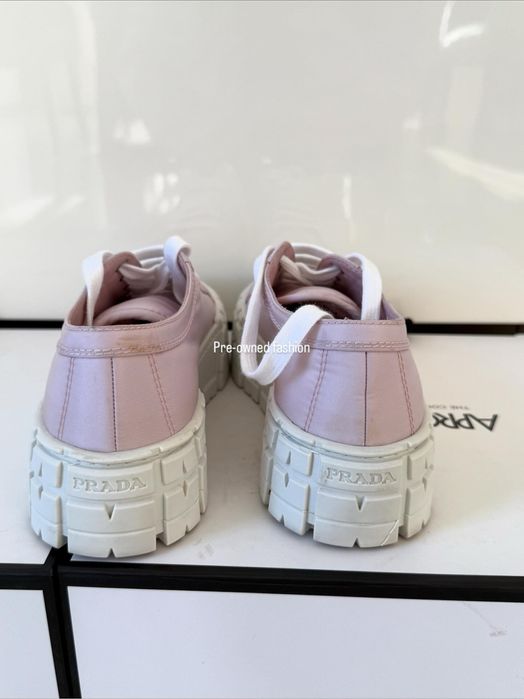 Prada маратонки /37.5