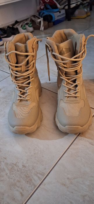 Bocanci militari tactici