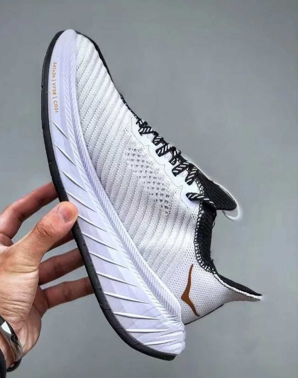 Нови мъжки маратонки Hoka One One Carbon X 3