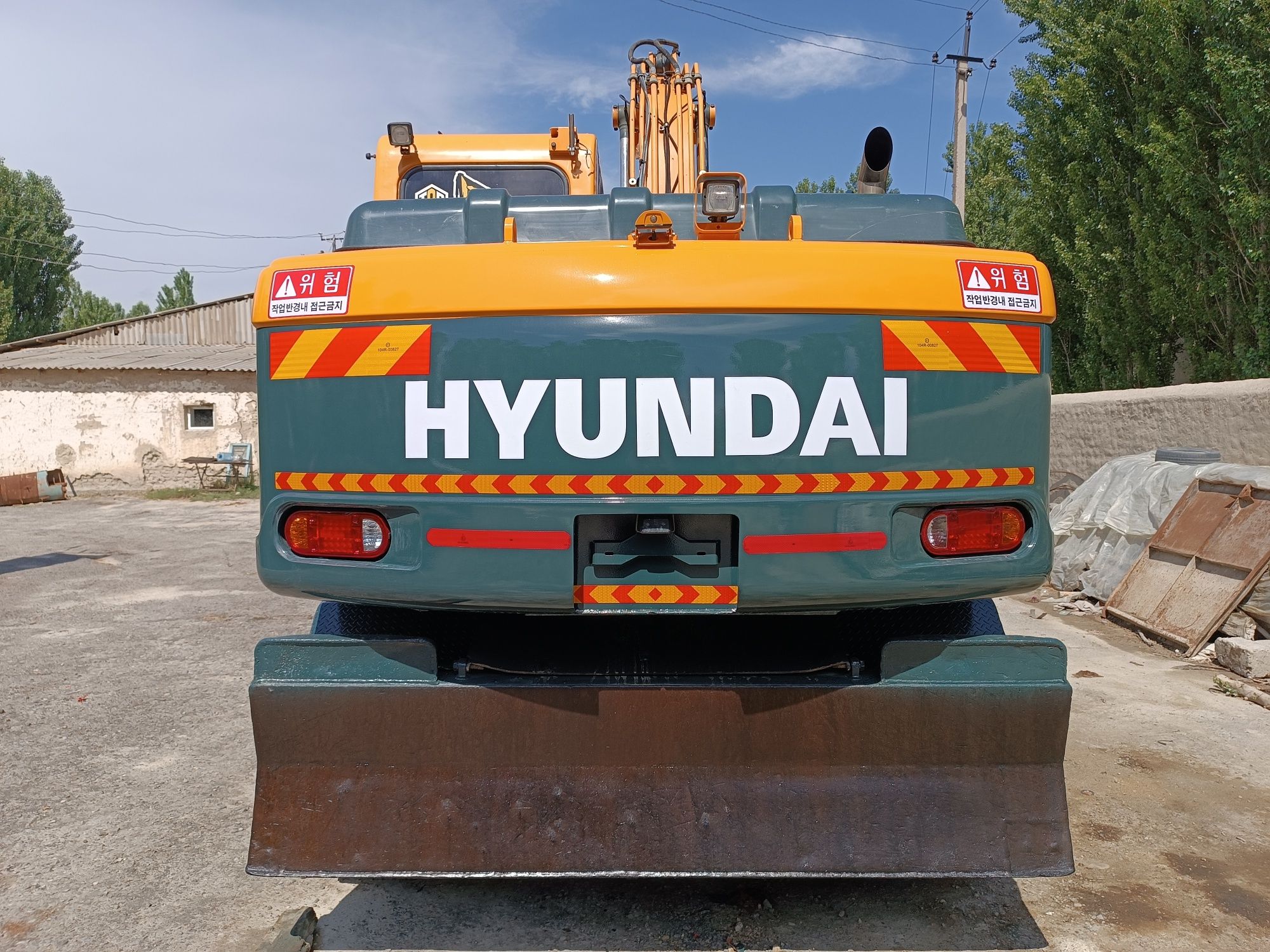 Экскаватор Hyundai 140w