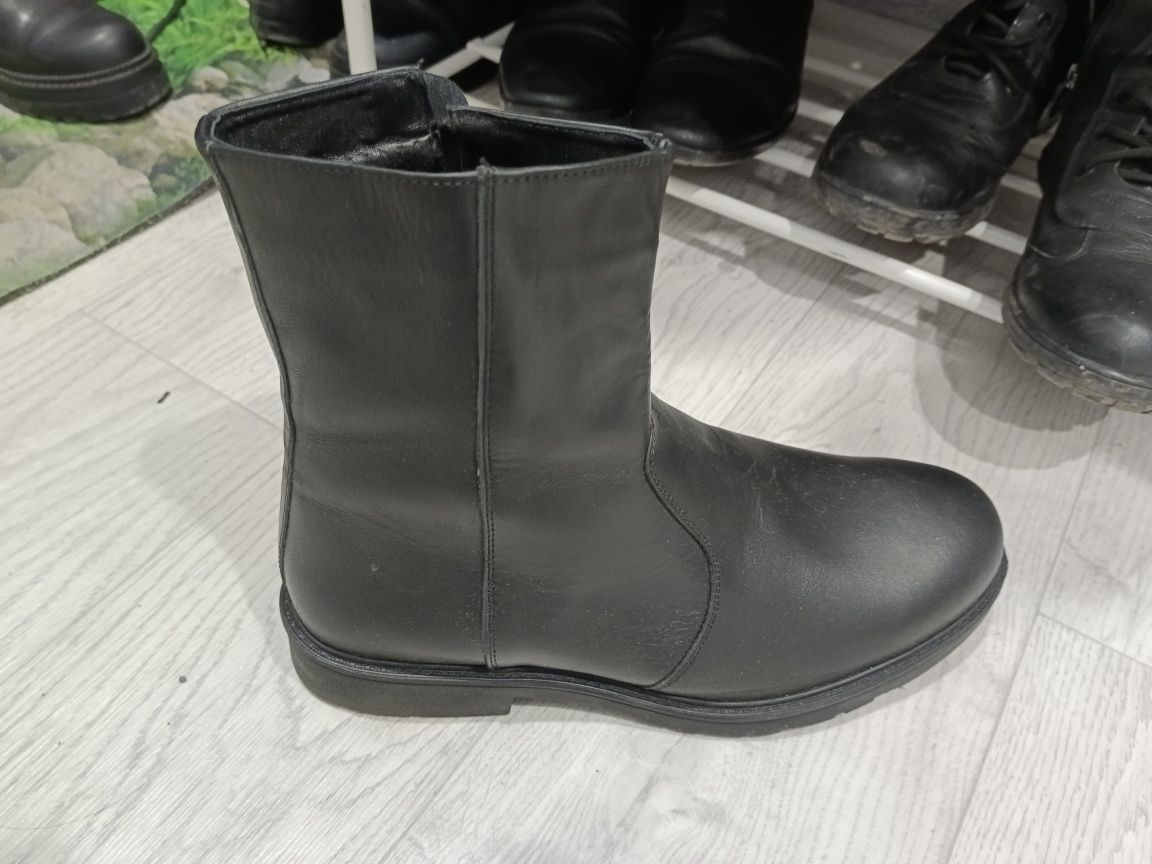 Продам кожаные сапоги