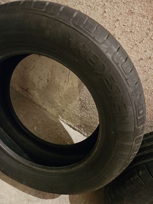 Летни гуми за кола 185/60 15 Vredestein sportracs