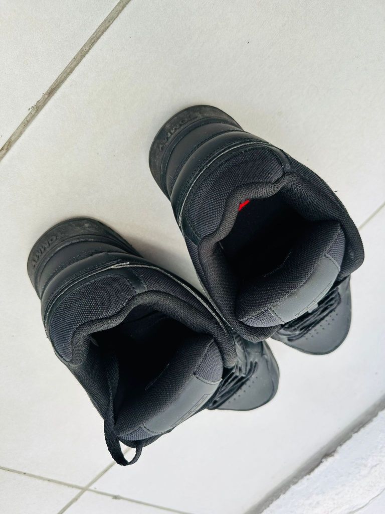 Adidași originali Tommy Jeans, din piele – mărimea 43 – purtați o sing