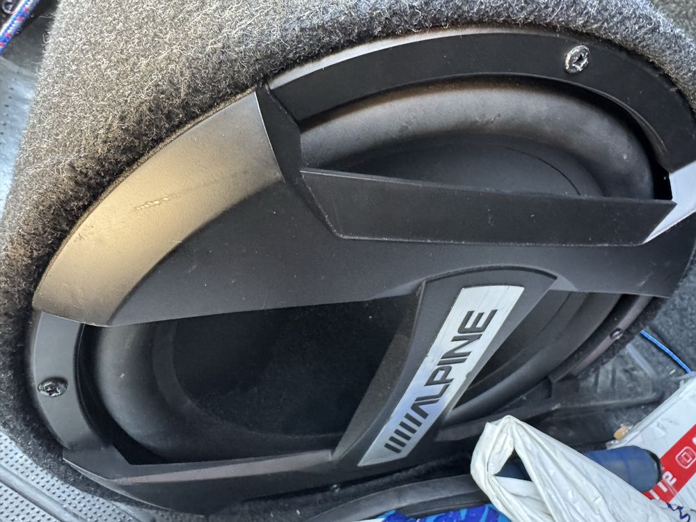 Subwoofer Alpine SWT-12S4 + Statie Sony Xplod