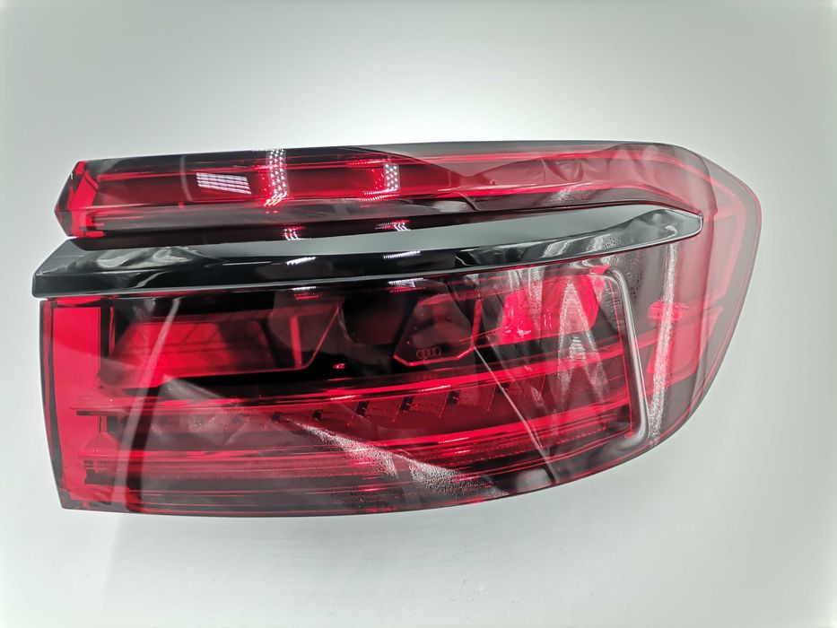 Нов 4N0945208L Audi S8 A8 4N D5 OLED Десен Стоп