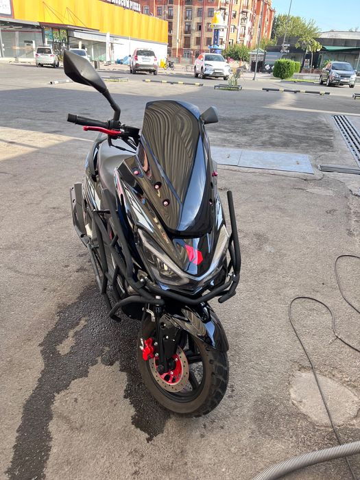 Tiger 150 kub skuter obmen bor Iphone 15 Pro dan tepasiga