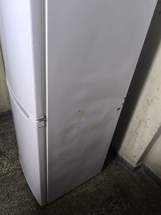 Хладилник с долен фризер Whirlpool