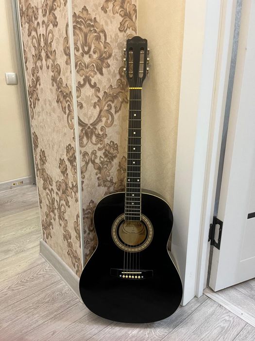 Продам гитару марки Memphis