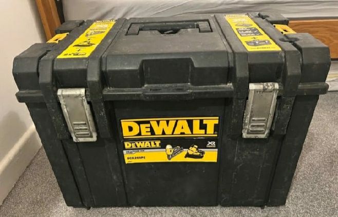 Dewalt 18v xr пистолети за дърво пирони и игли