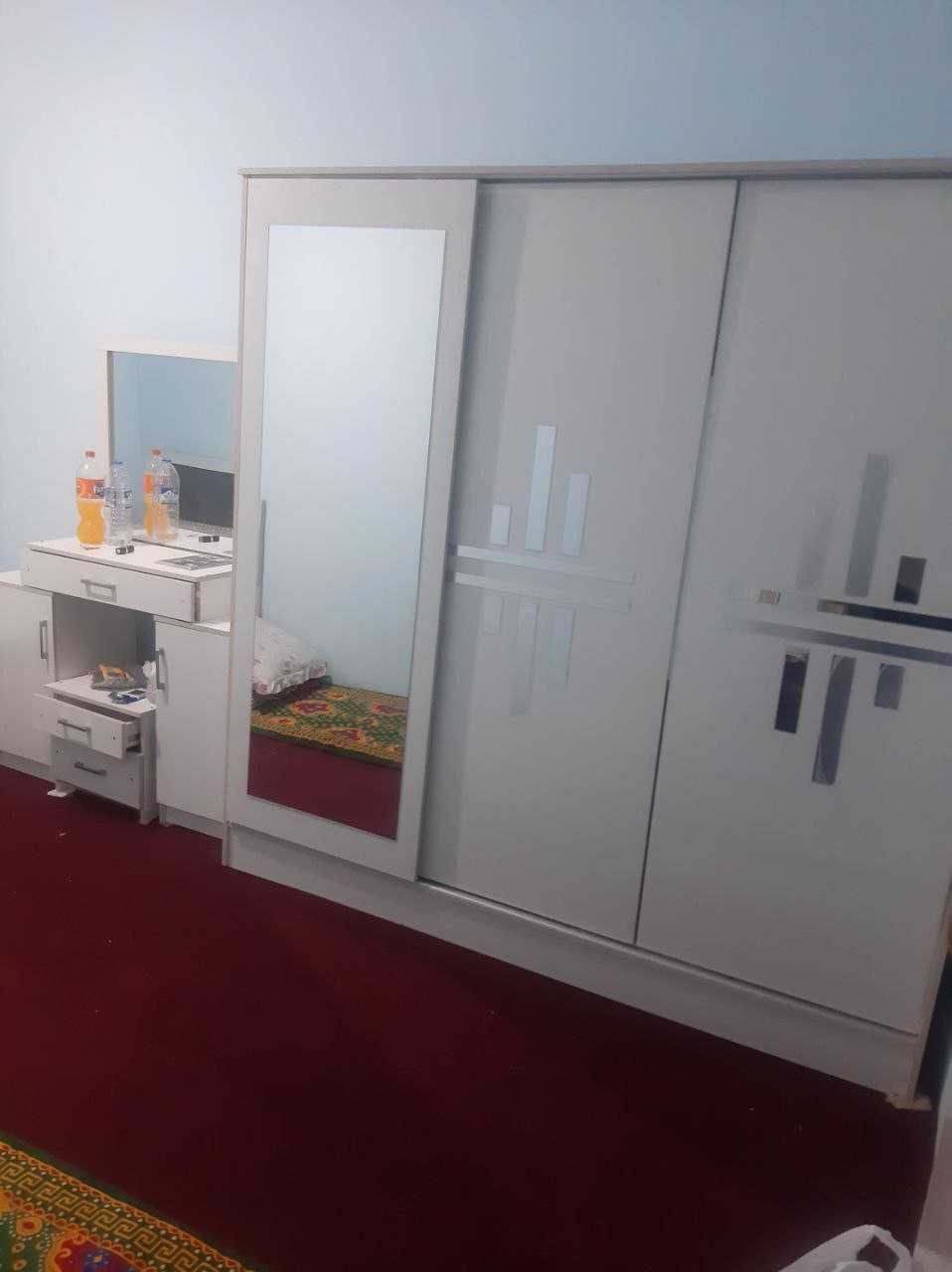 Spalniy mebel sotiladi srochna