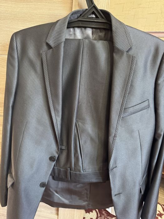 Отдам даром костюм классику и отдельно брюки классика