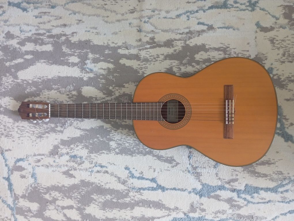 Продаю гитара YAMAHA CG122MS