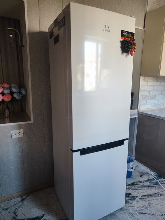 Продаю холодильник Индезит