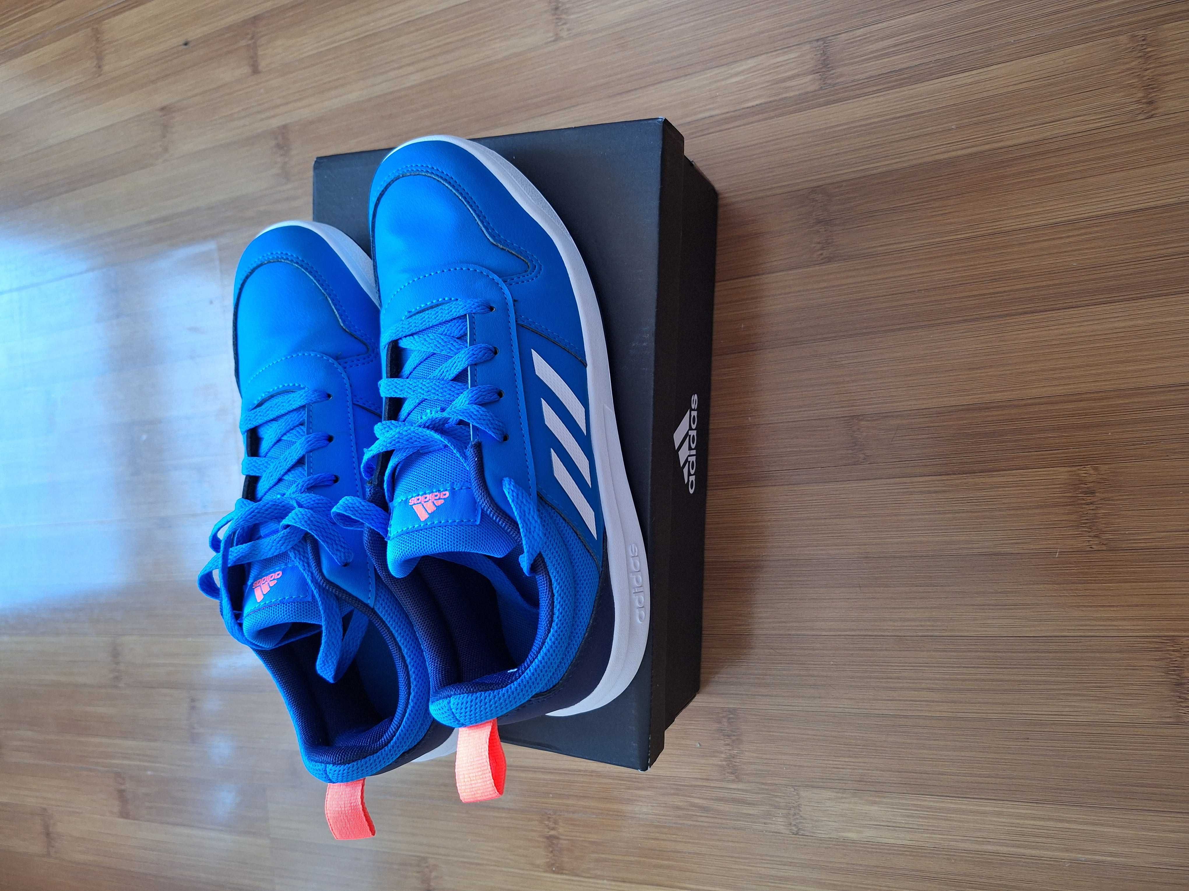 Маратонки adidas