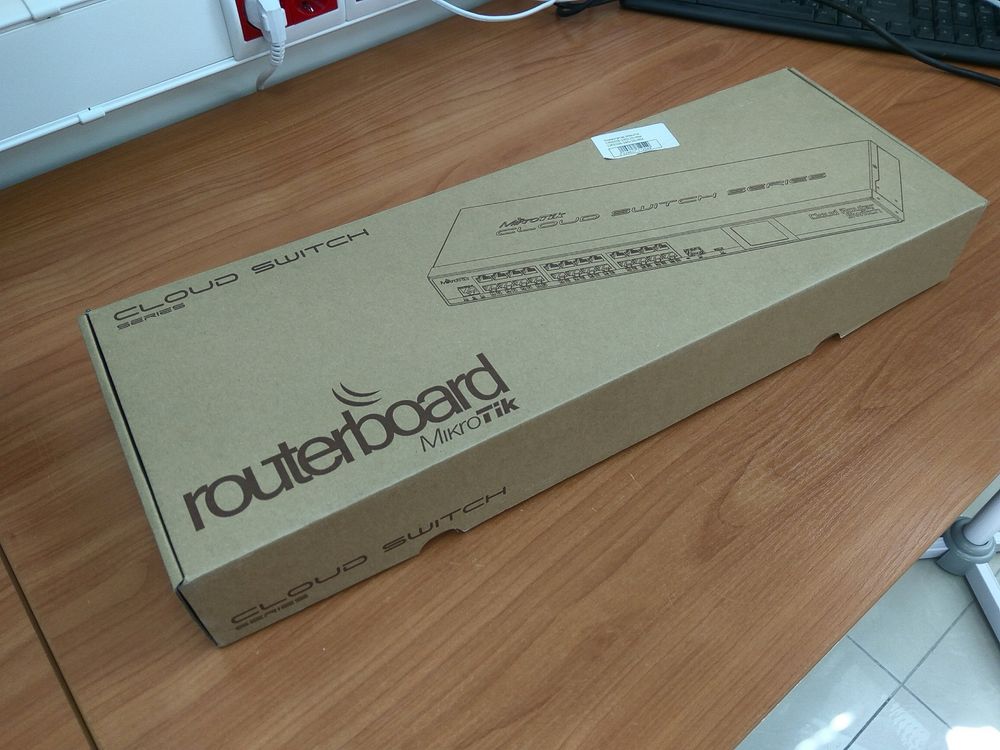 Switch 24 port Mikrotik CRS326-24G-2S+RM,