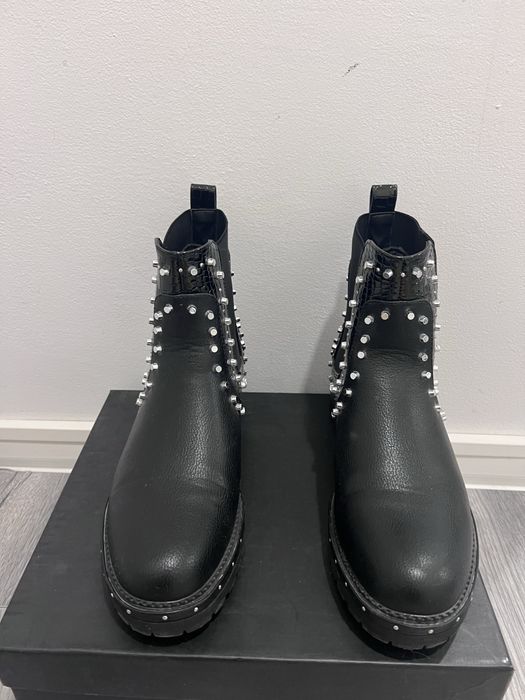 Дамски боти и ботуши