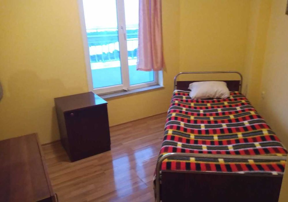 Дава се под наем Двустаен апартамент в Бургас, Меден рудник - зона А - 56 кв.м за 114.75 € - Снимка #1