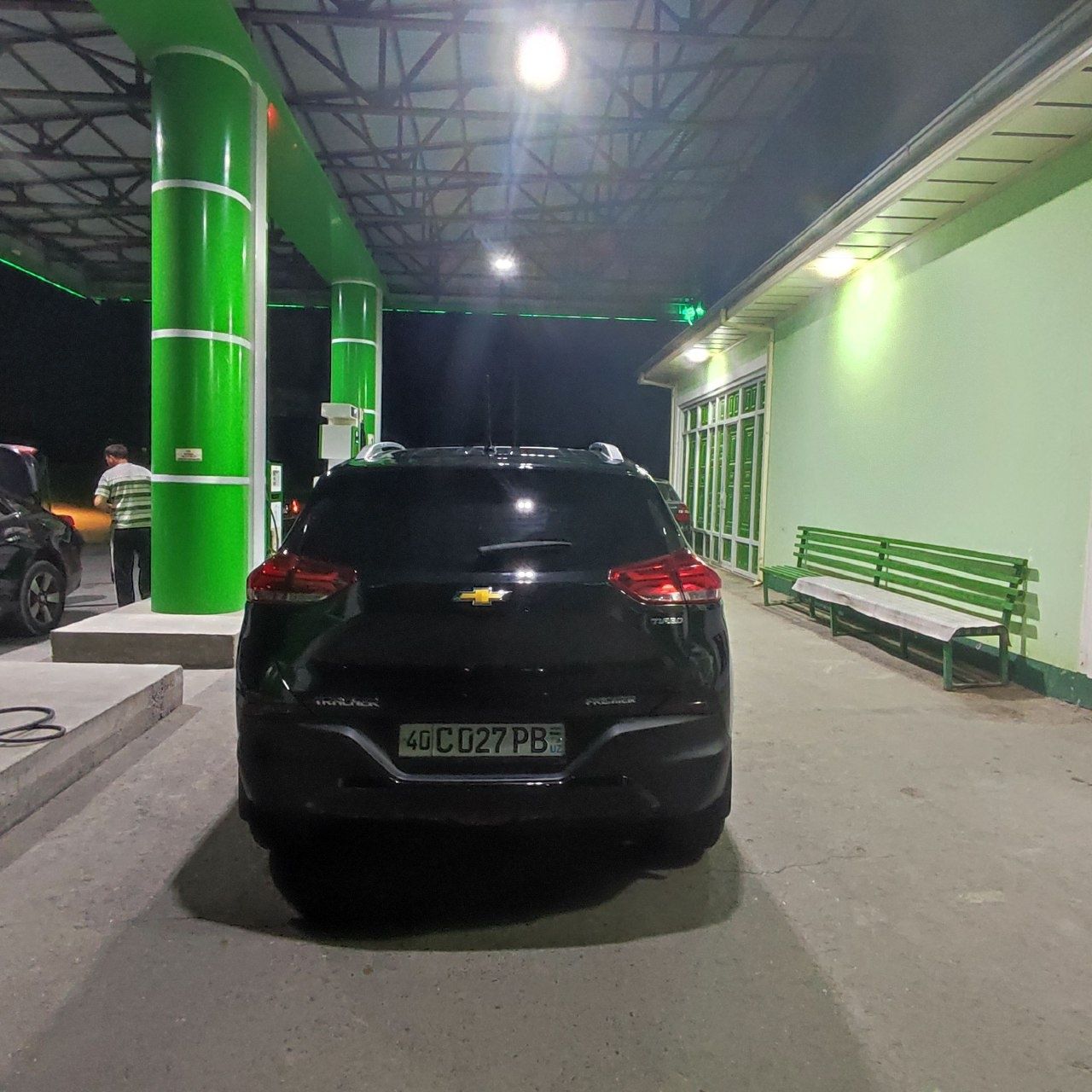 Мошина сотилади Треккер