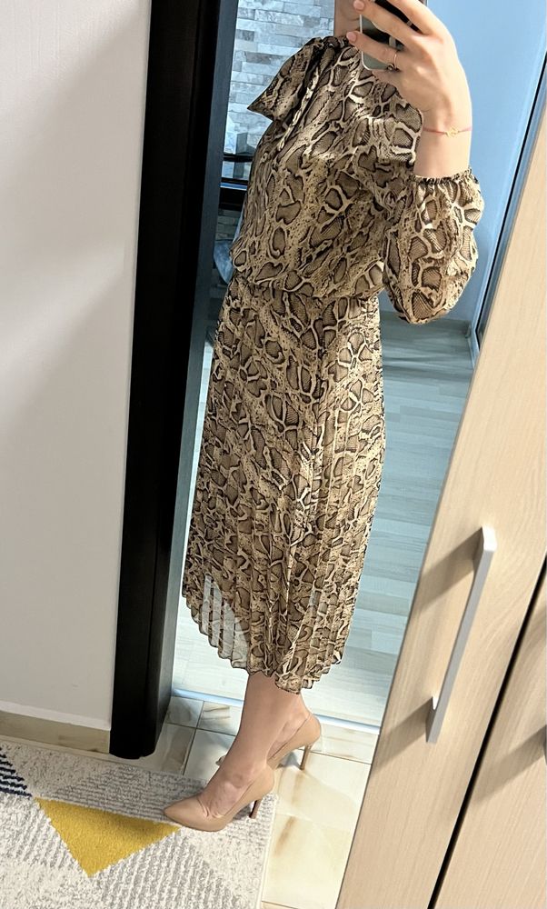 Rochie animal print midi