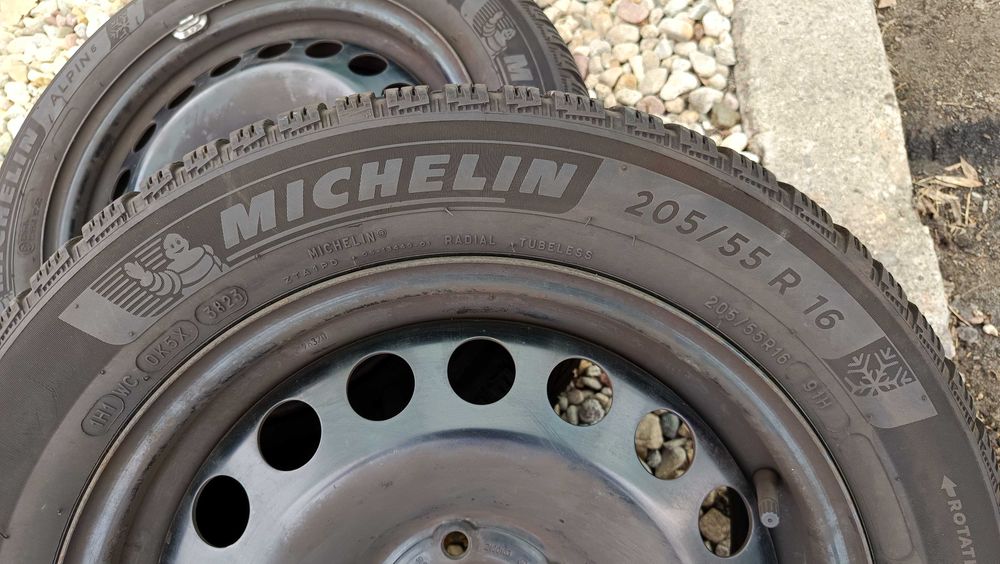 Гуми зимни с джанти HANKOOK 205/55/16 2бр. И MICHELIN 205/55/16 -2 бр.