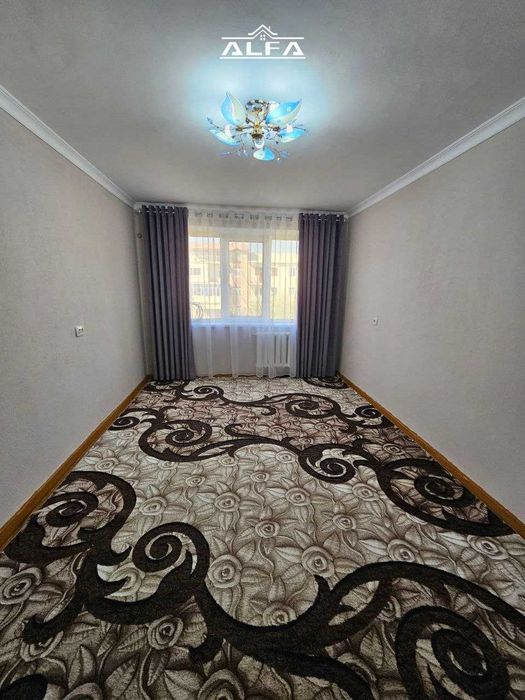 Buxoroda kvartira sotiladi  2 xonali 60m² 3-qavat.