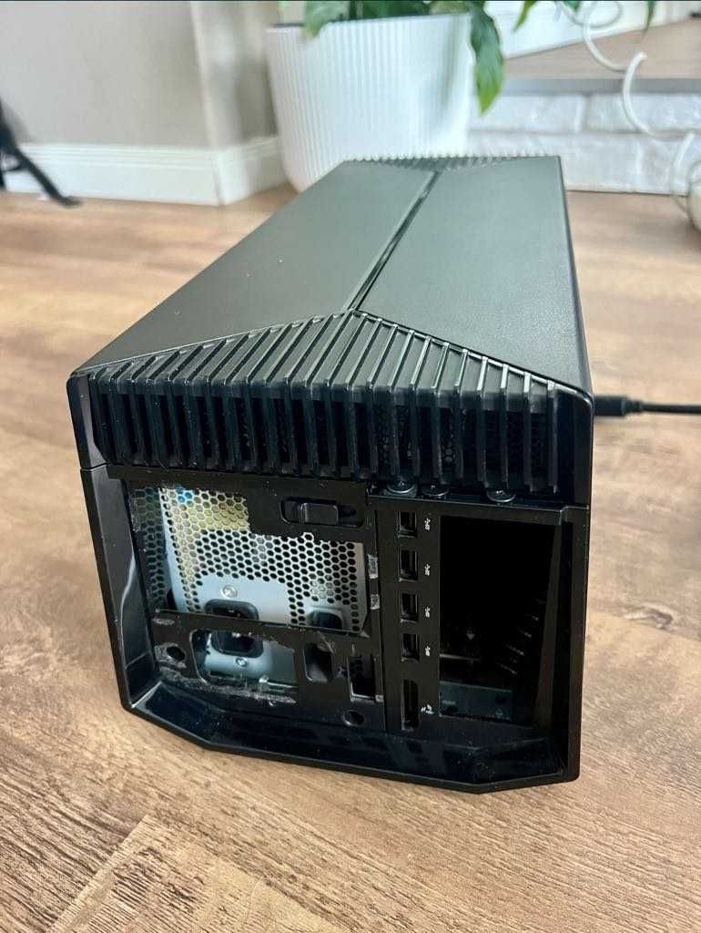 Alienware 17R4 Intel Core i7 7820HK NVIDIA GTX 1080 Graphics Amplifier