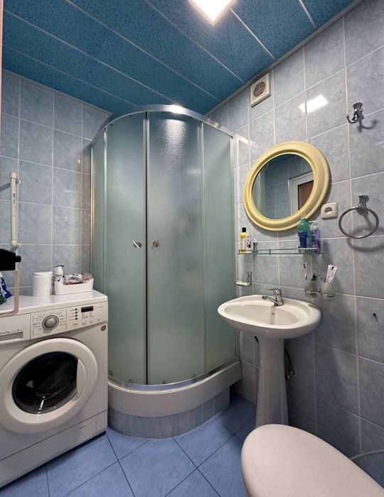 Квартира на Космонавт 2/4/5 общ пл 52м с обстановкой