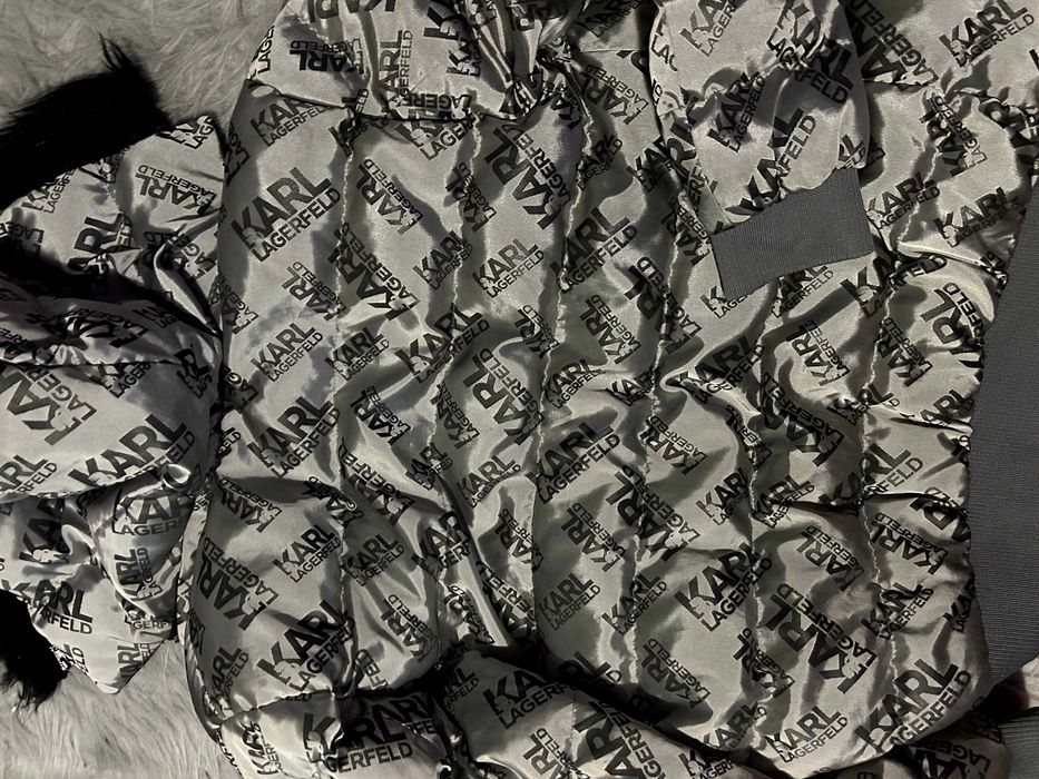 Geacă Karl Lagerfeld purtată ocazional