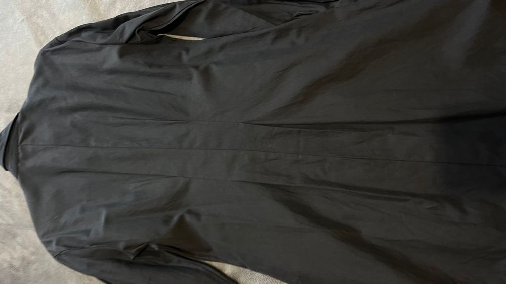 Роклята е нова, никога не е била носена, цвят сив