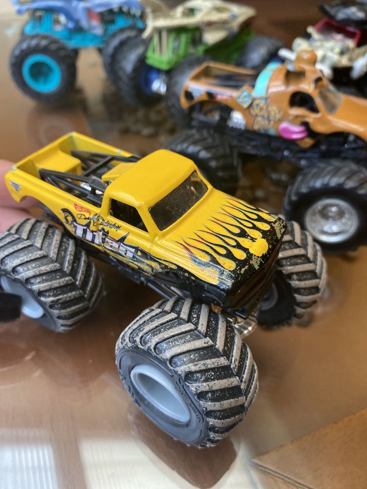 Monster trucks hot wheels