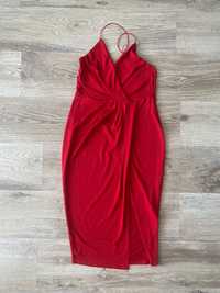 Червена рокля размер С