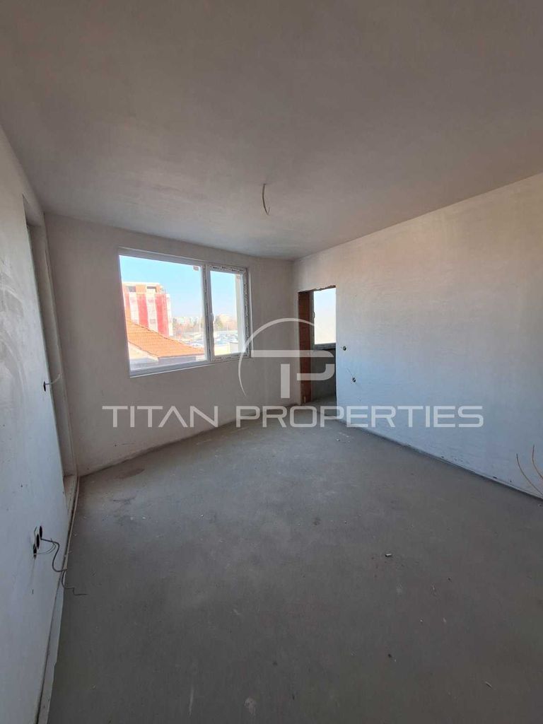 Продава се Тристаен апартамент в Пловдив, Остромила - 109 кв.м за 1432 €/кв.м - Снимка #1