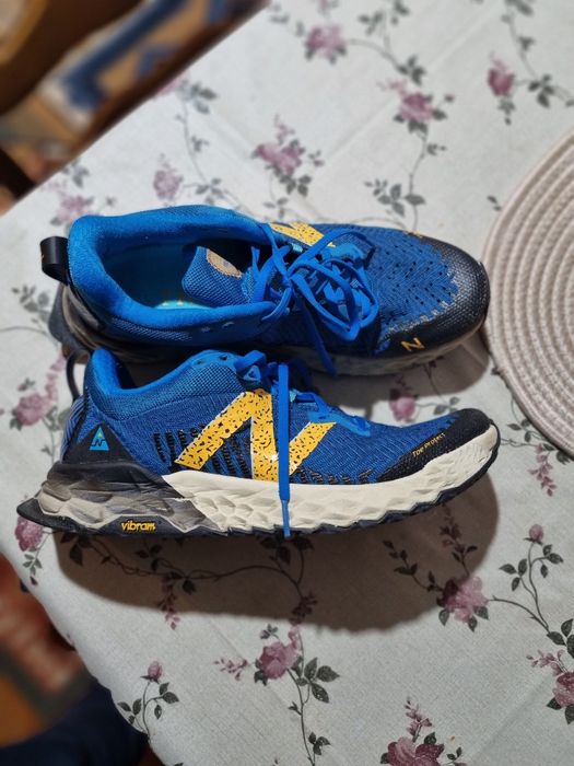 Vând adidasi New Balance