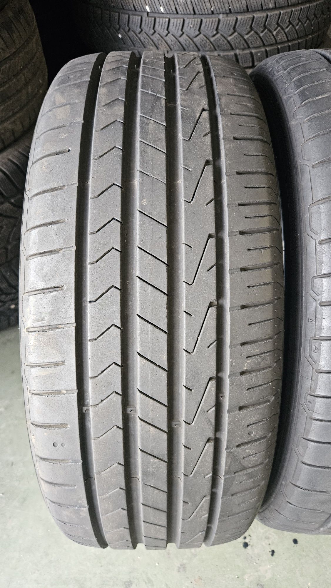 215 50 18 Hankook vara