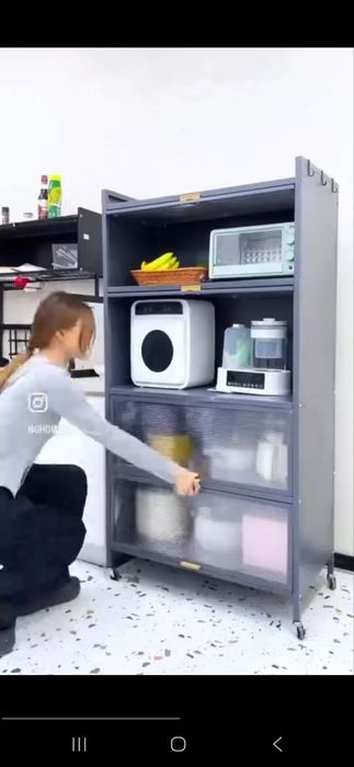 Шкаф достаточно большой для кухни.shkaf oshhona uchun kattakon baqquvv