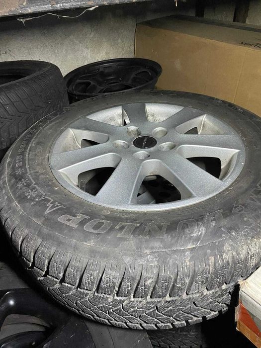 Vânzare set jante magneziu cu anvelope iarna, marca Dunlop pt Duster